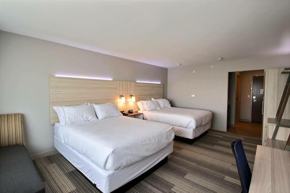 Holiday Inn Express & Suites Fond Du Lac By Ihg Экстерьер фото