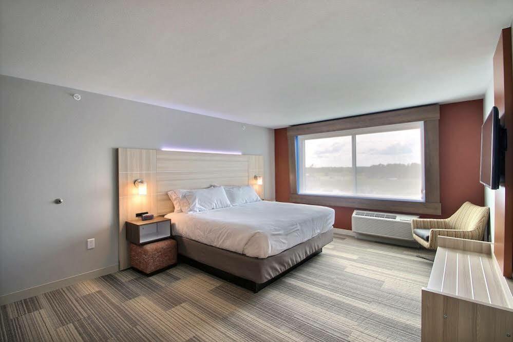 Holiday Inn Express & Suites Fond Du Lac By Ihg Экстерьер фото